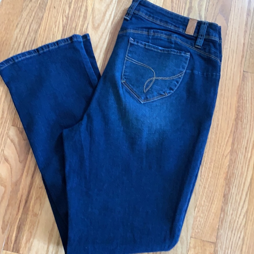 🌸ROYALTY MID RISE BOOT JEANS🌸 - Picture 4 of 5